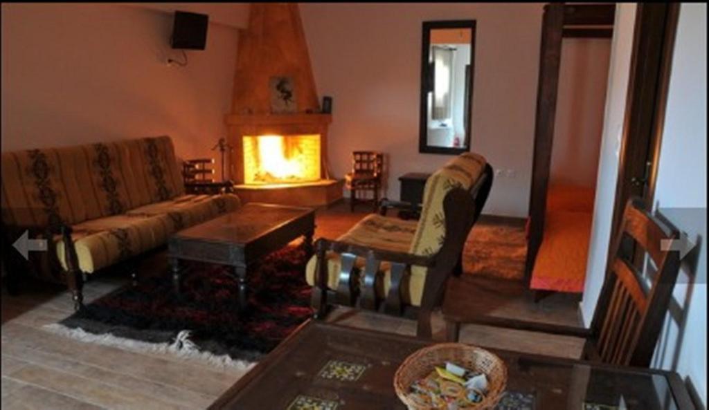 Flygonion Guesthouse Kiriákion Buitenkant foto